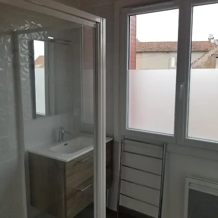 Grand Grande Capacite Dans L'allier Holiday home Loddes