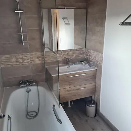Grand Grande Capacite Dans L'allier Holiday home Loddes