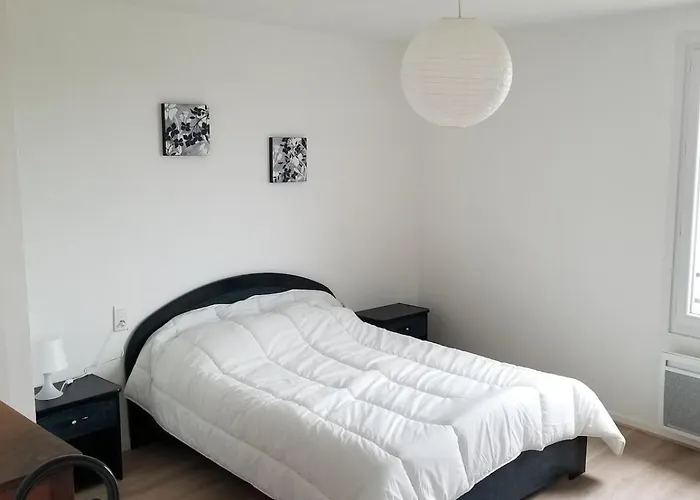 Holiday home Grand Grande Capacite Dans L'allier *